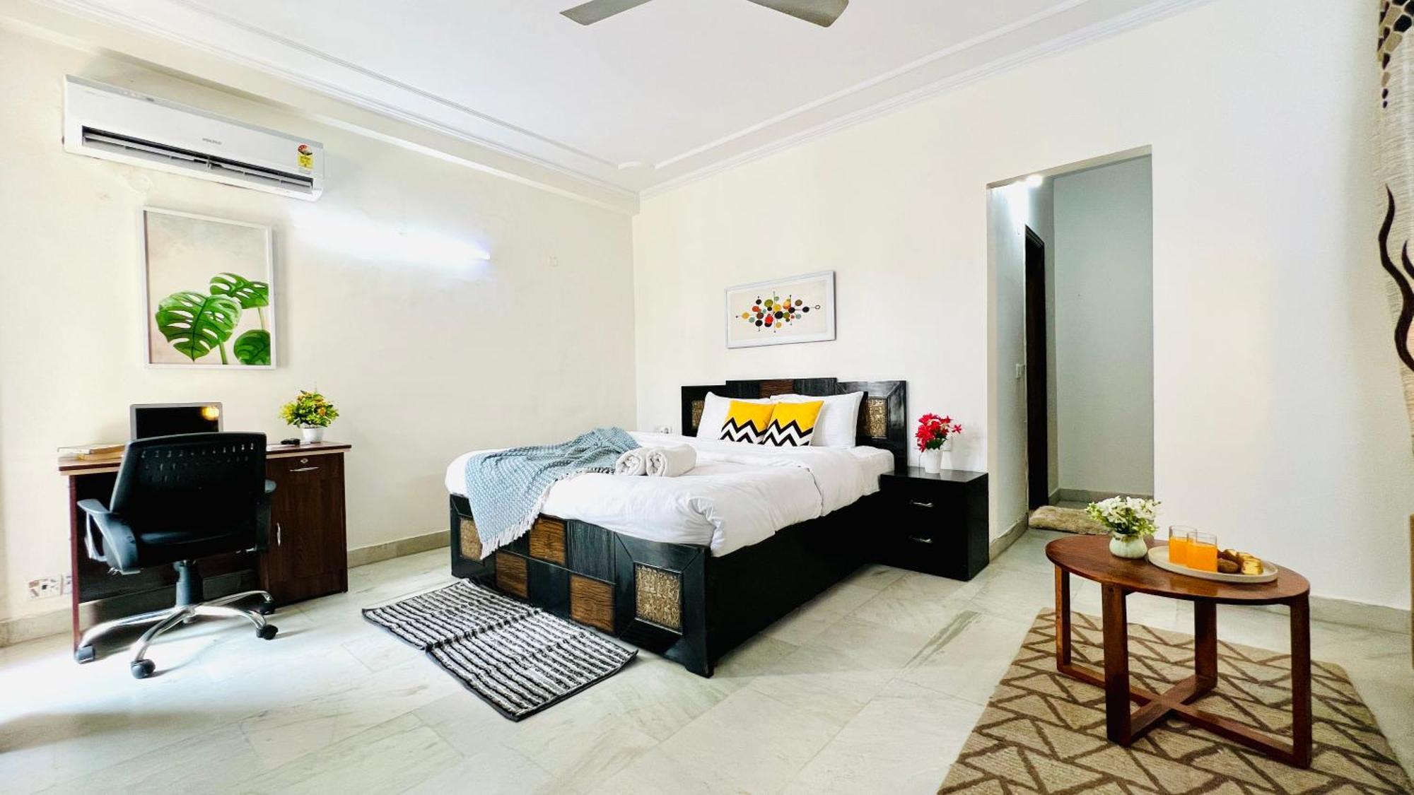 Appartement Bluo - Defence Colony - Bathtub, Kitchen *